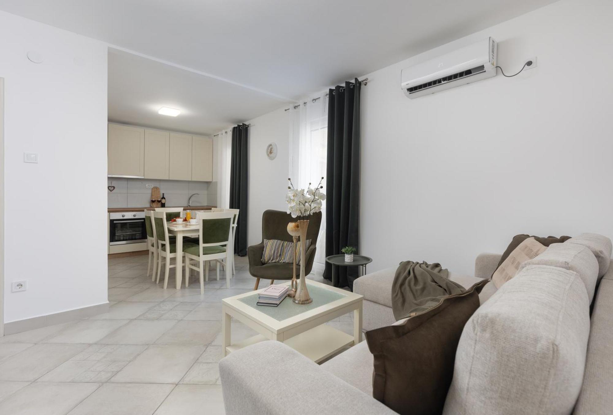 Ana'S Place Near The Sea Kotor Bagian luar foto